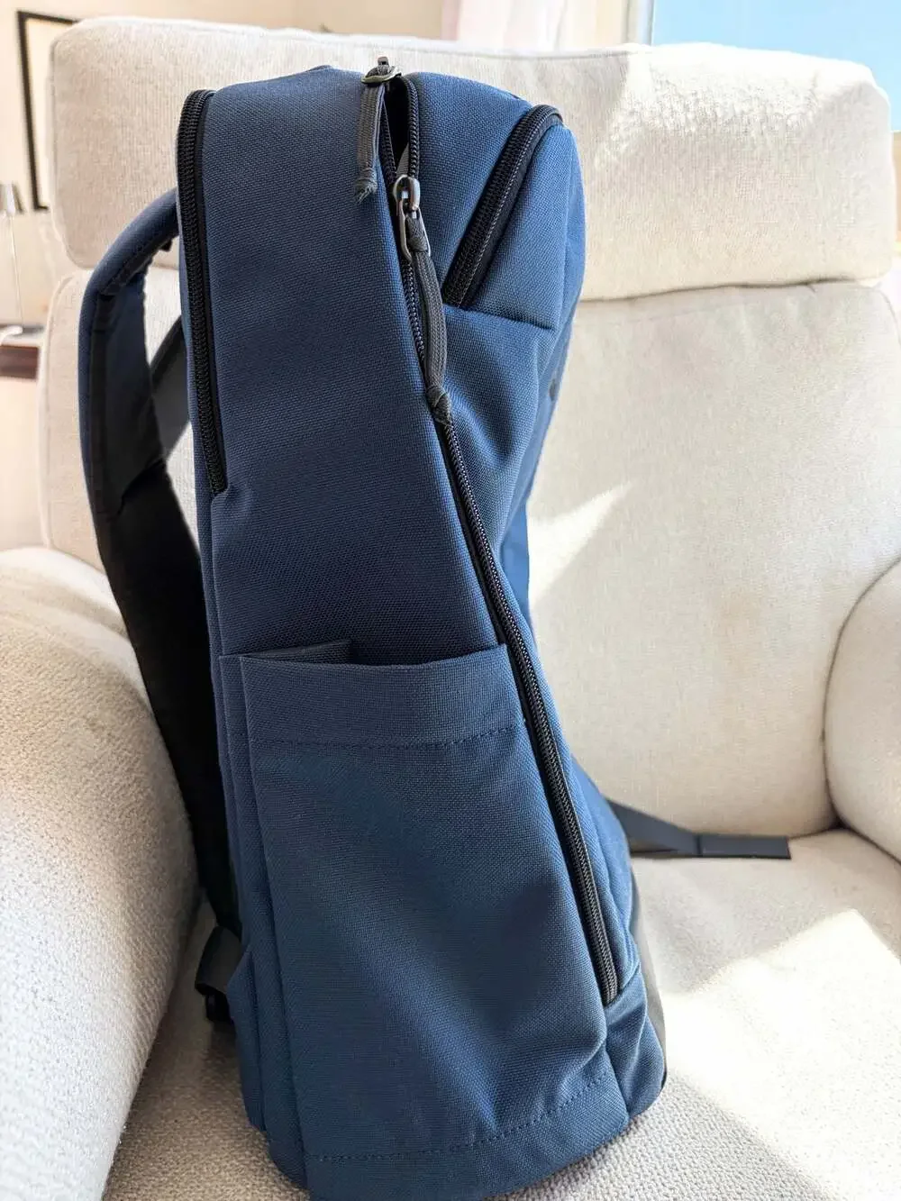 YETI Crossroads 23L Backpack in Navy